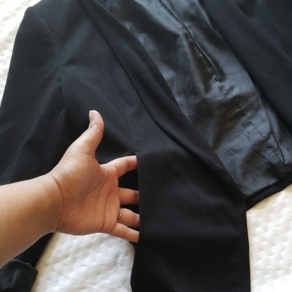 Blazer - Picture 4 of 4